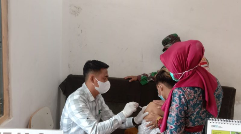Vaksinasi Covid-19 di SMK Bustanul Ulum